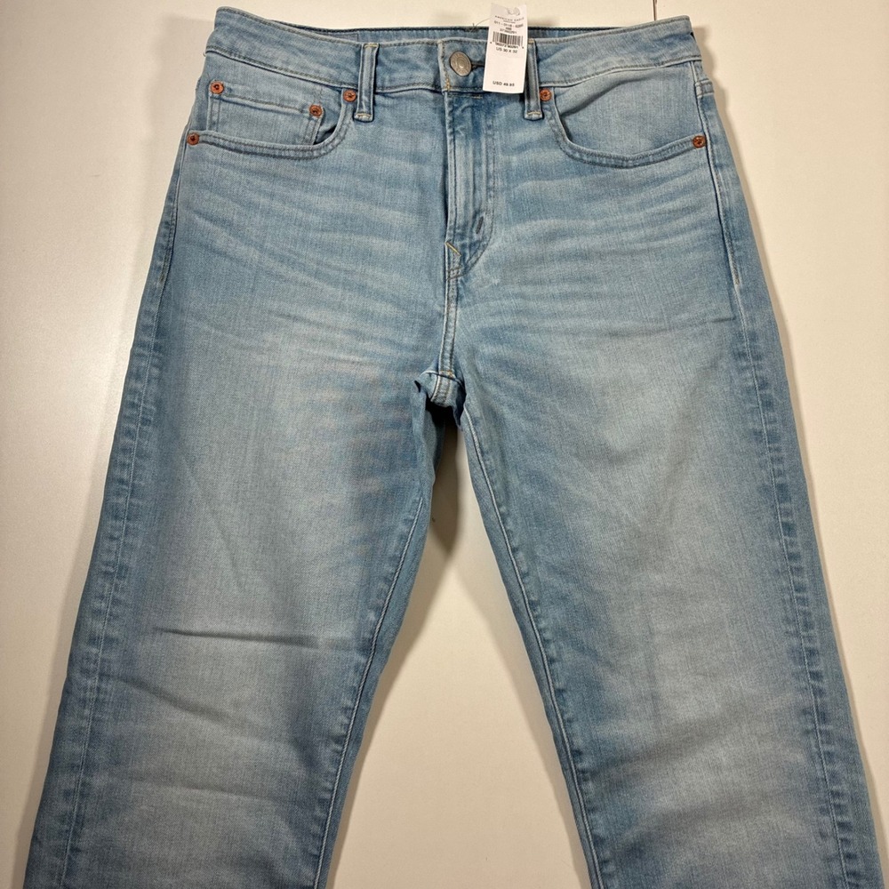 NEW American Eagle Airflex+ Jeans 30x32 Light Wash Faded Whiskers